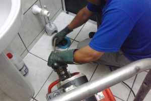 Hút hầm cầu quận 2 giá bao rẻ bảo hành 5 năm 7 hút hầm cầu quận 2