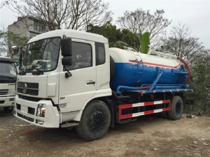 Trang chủ 30 Xe hút bể phốt